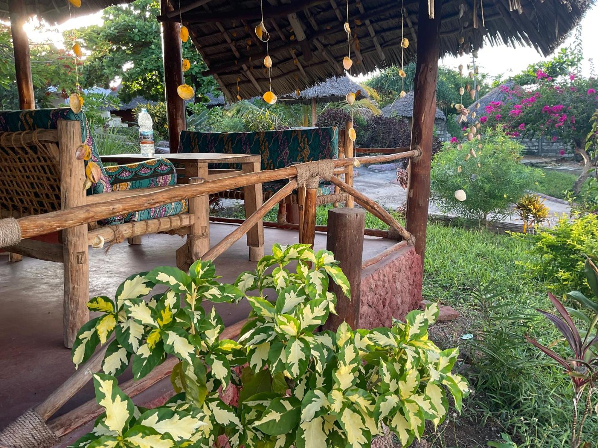 Zanzi Rest Bungalow Nungwi Exterior foto