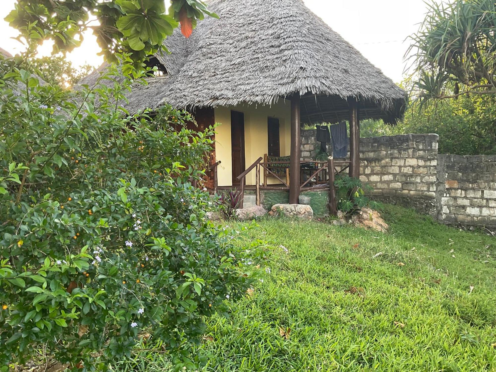 Zanzi Rest Bungalow Nungwi Exterior foto