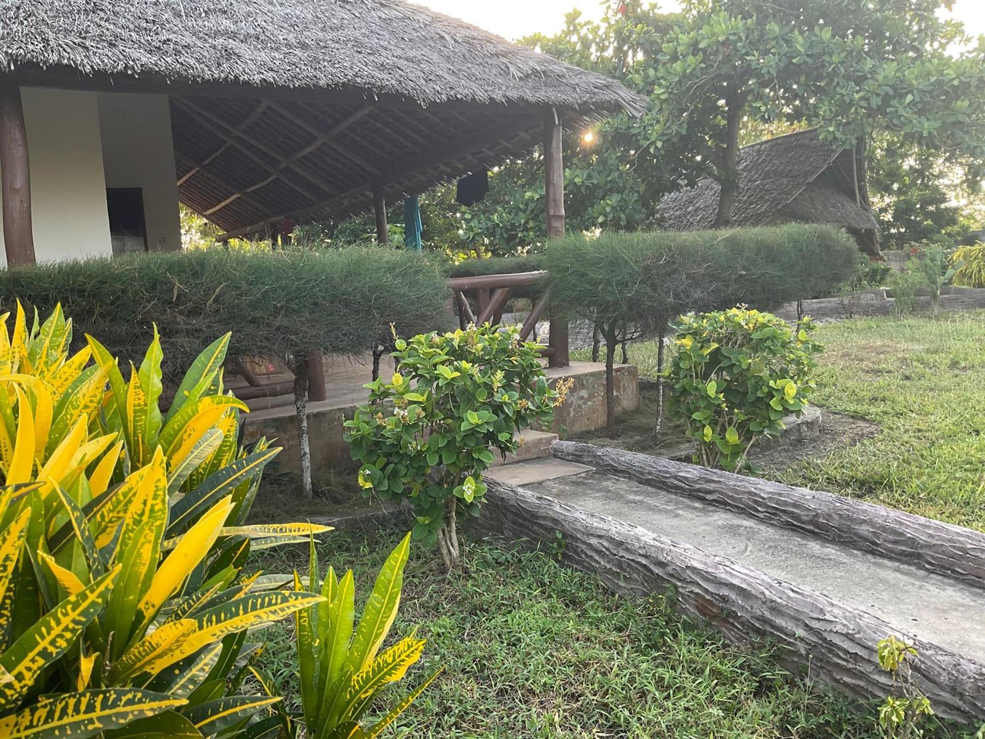 Zanzi Rest Bungalow Nungwi Exterior foto