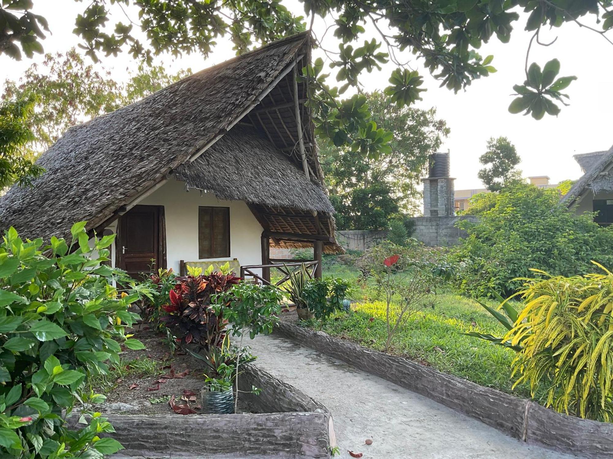 Zanzi Rest Bungalow Nungwi Exterior foto