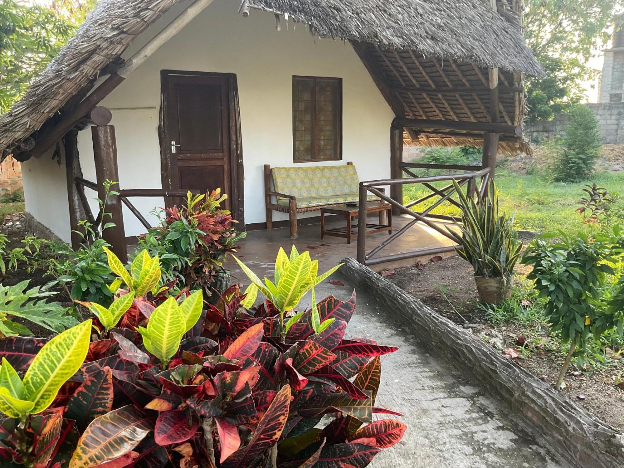 Zanzi Rest Bungalow Nungwi Exterior foto