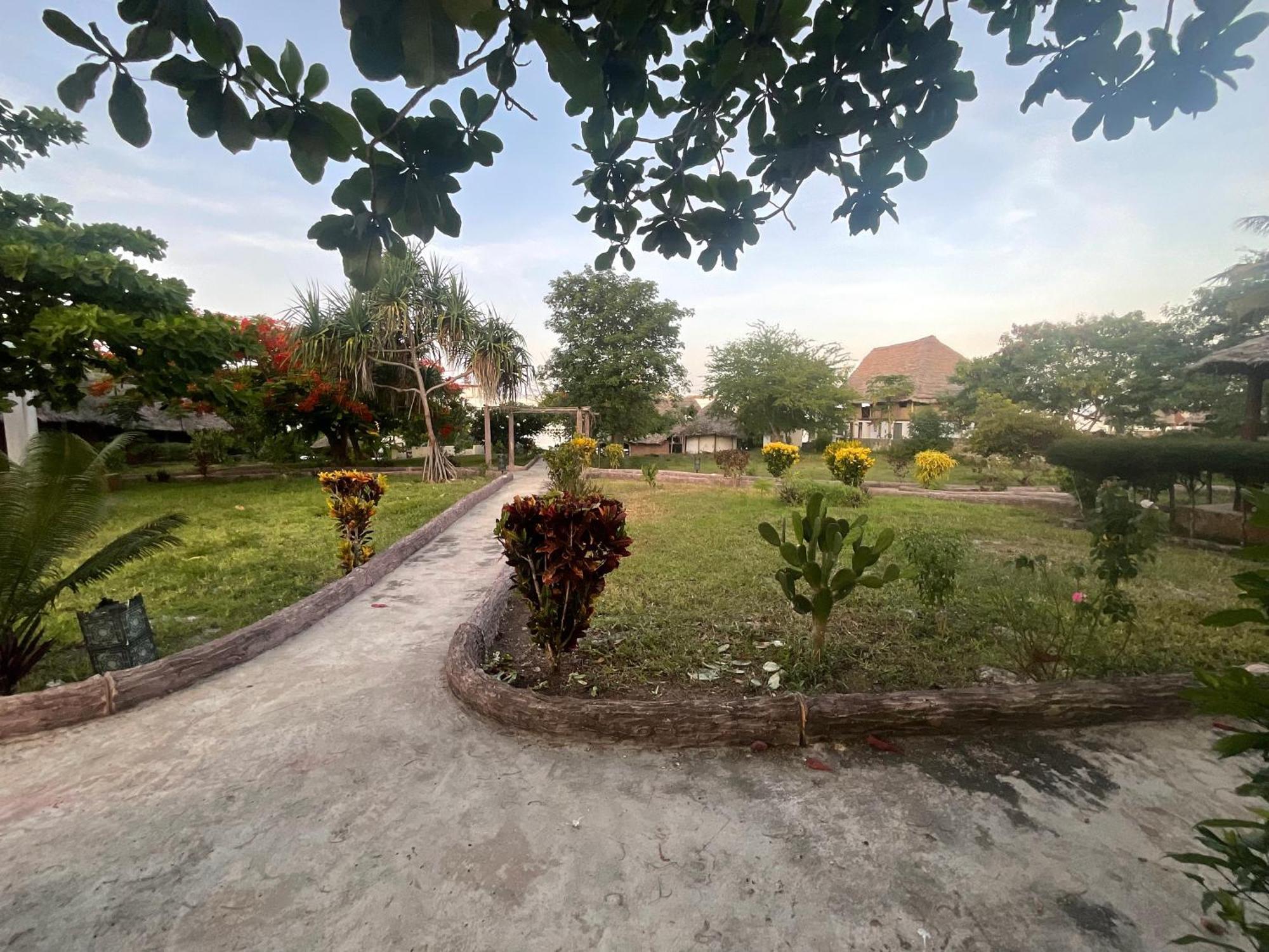 Zanzi Rest Bungalow Nungwi Exterior foto